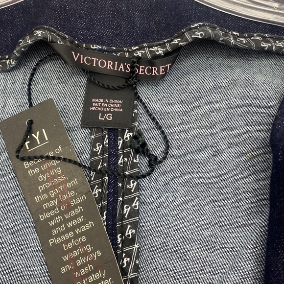 Victoria’s Secret SZ L Jean Cropped Jacket Gold Chain Blue Stretch Coat NWT Read - Picture 6 of 9